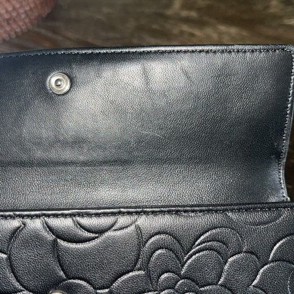 Chanel Camellia Lambskin Wallet - Black - Picture 4 of 9